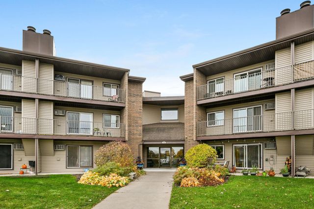 $189,500 | 3440 Golfview Drive, Unit 204