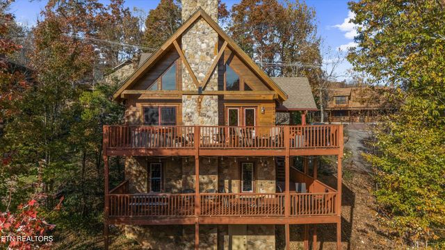 $1,100,000 | 521 Deer Path Lane