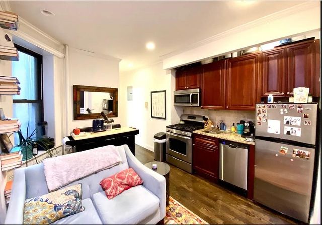 $2,700 | 239 East 58th Street, Unit 3H | Midtown East