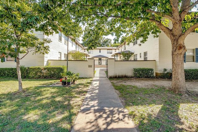 $1,195 | 3419 South University Drive, Unit 3421C | Bluebonnet Place