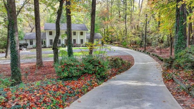 $999,000 | 7185 Peachtree Dunwoody Road | The Branches