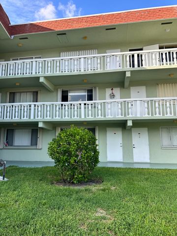 $129,000 | 3000 Springdale Boulevard, Unit V111 | Palm Springs Village