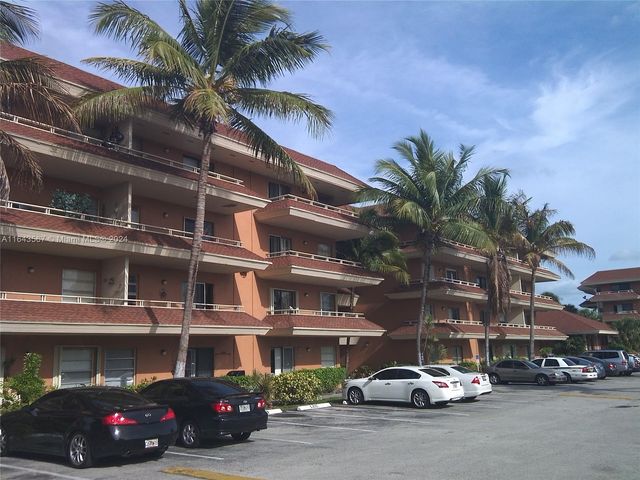 $193,000 | 17530 Northwest 68th Avenue, Unit C4002 | Country Club of Miami