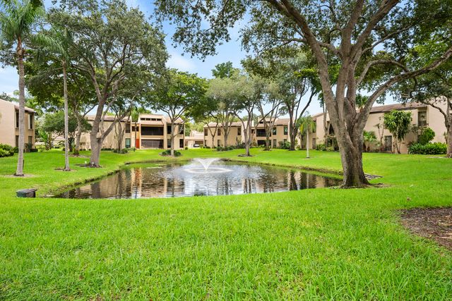 $330,000 | 6501 Pumpkin Seed Circle, Unit 223 | Boca del Mar