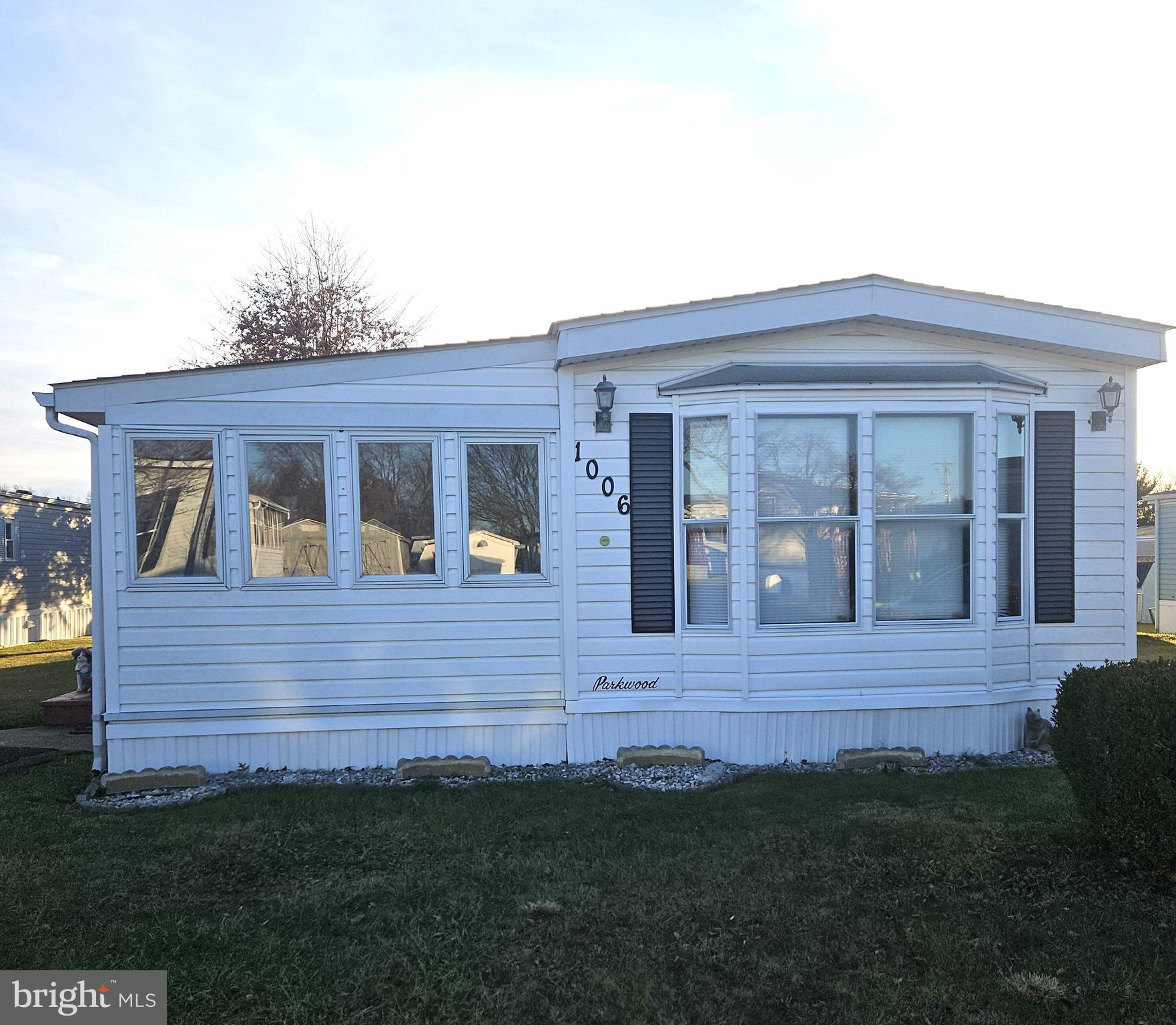 a view front of house with a yard