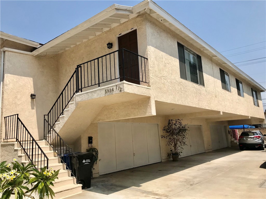 a view of a house with a garage