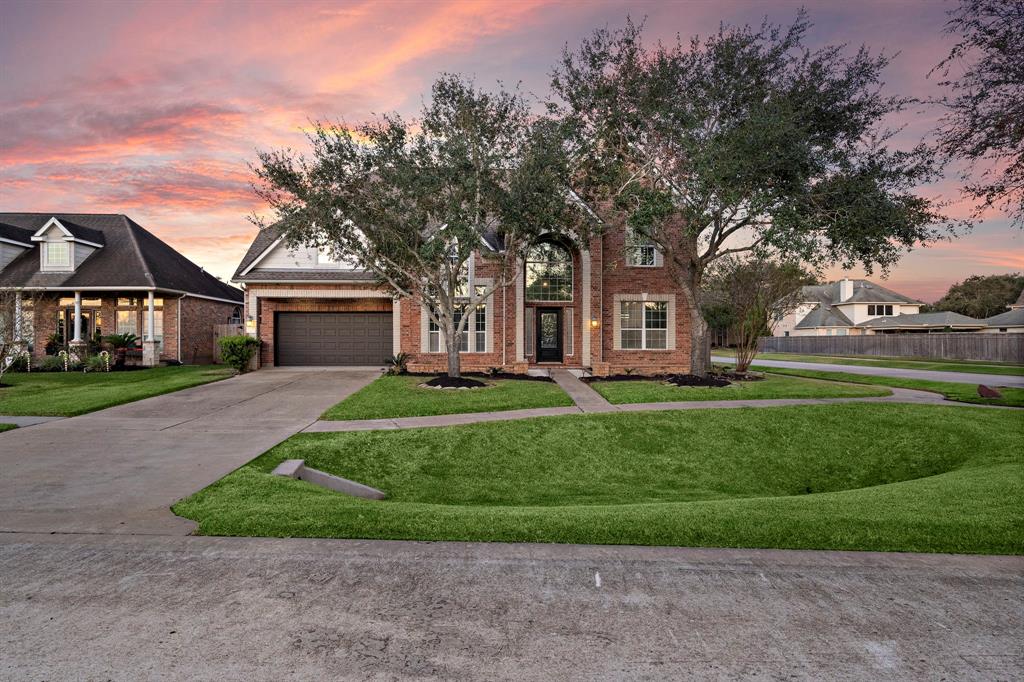 Positioned on a large corner lot with no neighbors in front, this home offers an unmatched sense of space and tranquility. The expansive lot is perfect for outdoor enthusiasts, while the nearby greenbelt provides picturesque views and adds to the serene setting. With a prime location near community amenities and major roads, this home seamlessly blends privacy with convenience—a rare find in Sienna!