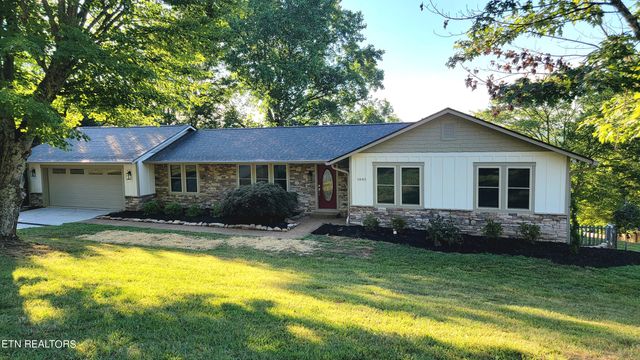 $689,900 | 1645 Cordell Hull Drive | Morristown