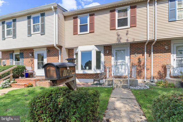 $279,900 | 166 East Orange Court | Seven Courts