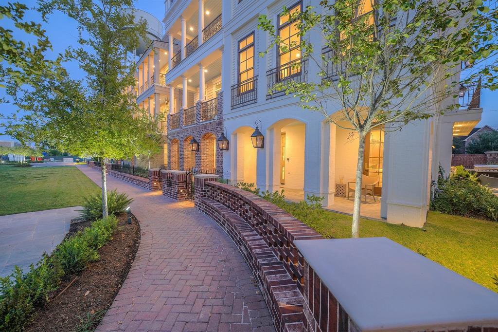 a view of a backyard with garden