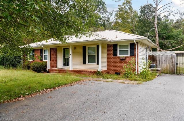 $1,550 | 342 Foxcroft Drive | Salem Woods