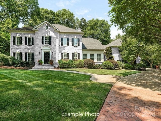 $1,975,000 | 4301 Fairview Oaks Drive | Foxcroft