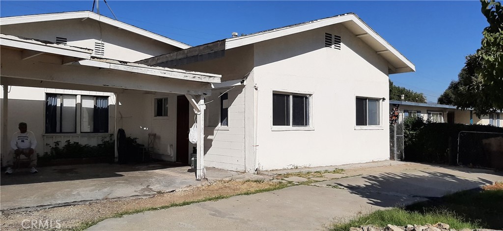 a view of a house with a house