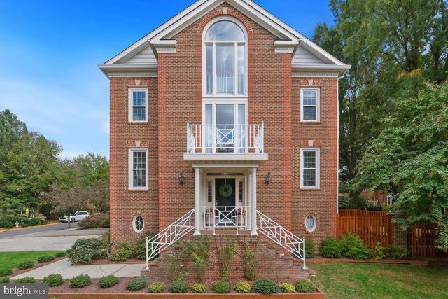 $889,000 | 9942 Foxborough Circle