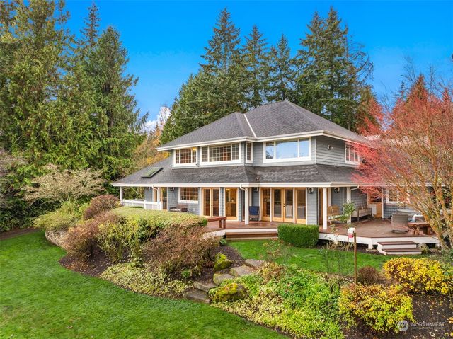 $2,120,000 | 8726 Northeast Triple Crown Drive | Meadowmeer