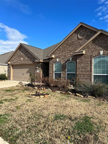 $2,250 | 812 Oak Valley | Denton