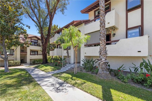 $429,900 | 18145 Sundowner Way, Unit 950 | East Canyon Country