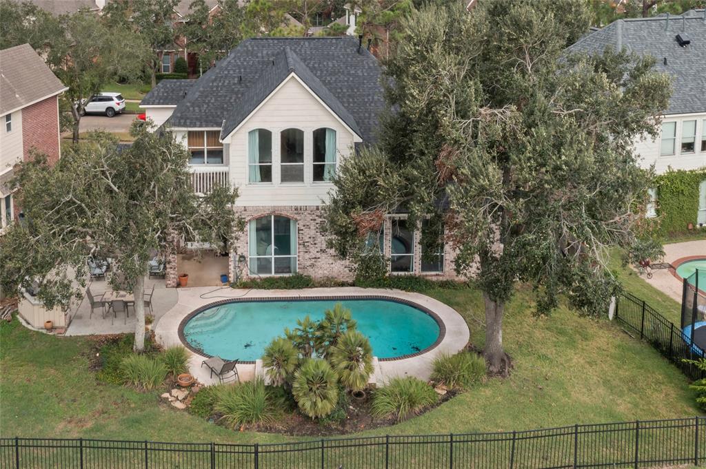 Lovely spacious home with pool on the golf course. Enjoy ample space in the backyard for activities while the iron fence allows for the perfect panoramic view of the golf course!