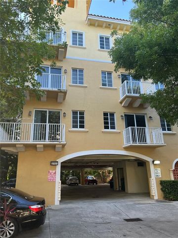 $3,000 | 107 Mendoza Avenue, Unit 202 | Central Gables