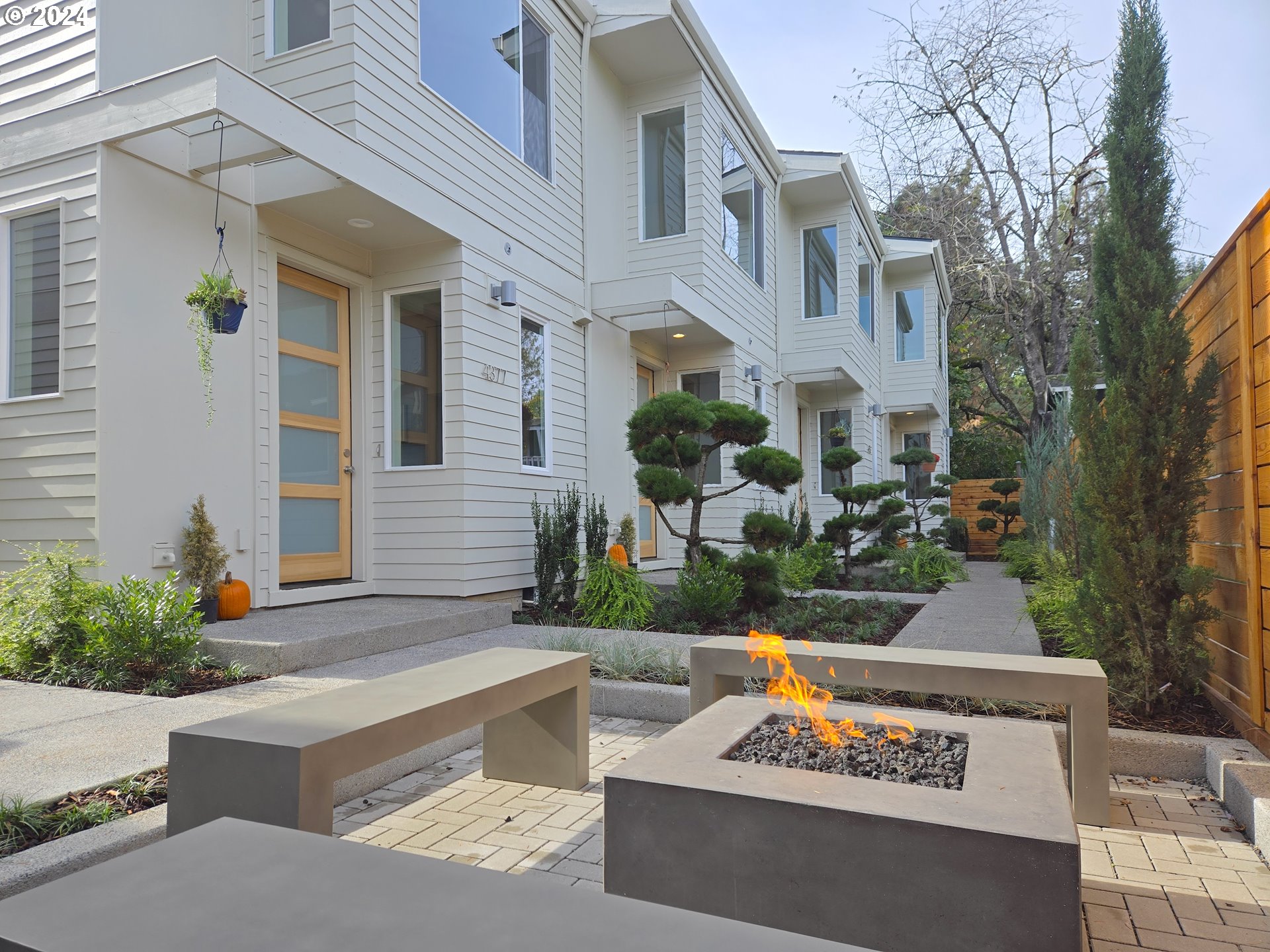 a view of outdoor space with open kitchen