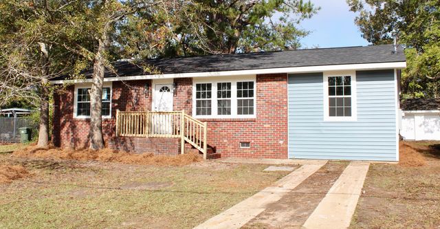 $319,000 | 212 Ellen Street | Goose Creek