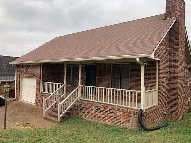 Welcome to Maple Court! Wonderful brick home close to downtown Columbia.