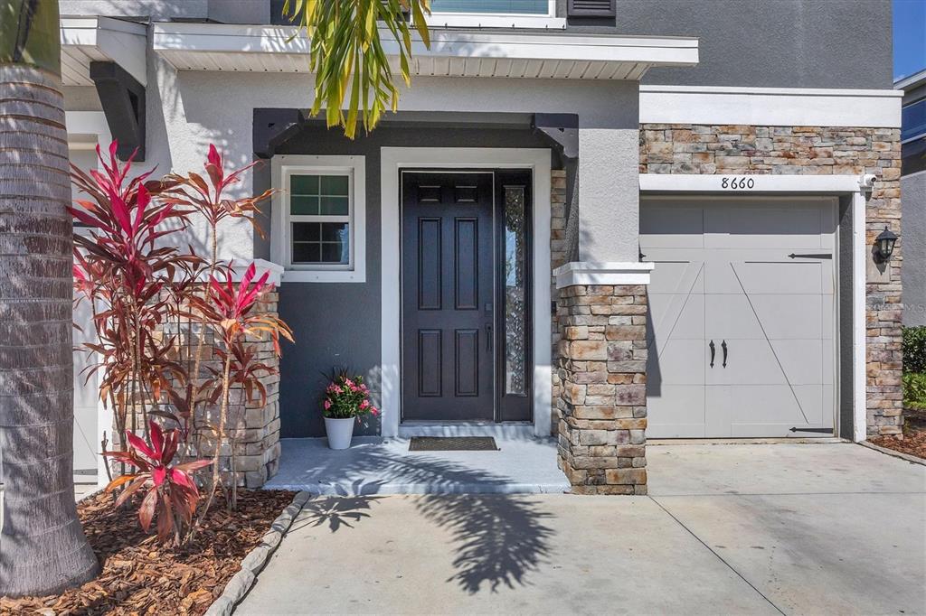 Welcome to this END UNIT townhome w Bonus w EXTRA windows, extra natural light pours in, in Palmer Ranch!