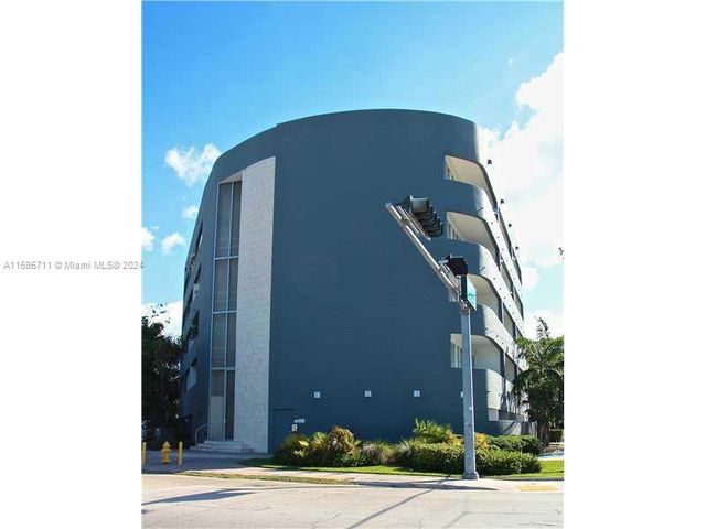 $2,300 | 2694 Inagua Avenue, Unit 305 | Northeast Coconut Grove