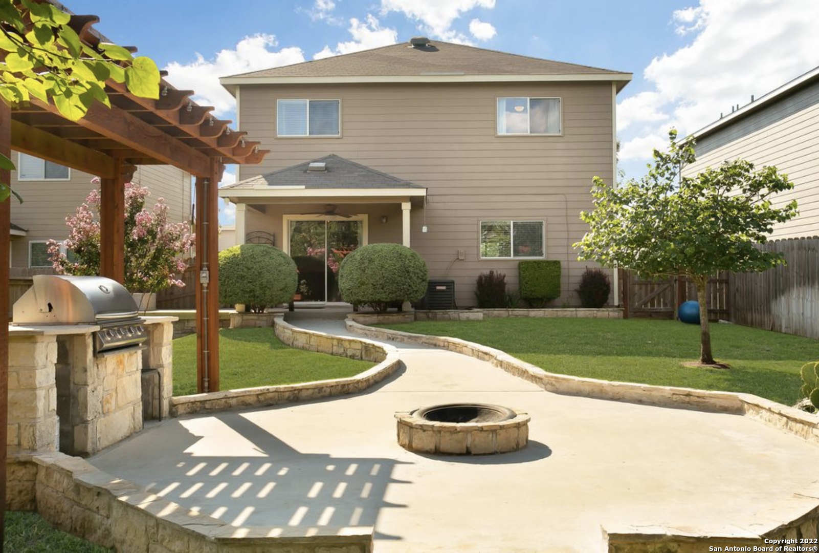 a view of outdoor space yard and patio