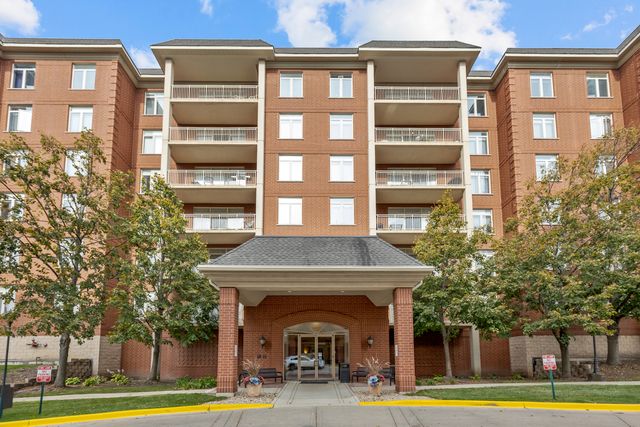 $349,900 | 8400 Callie Avenue, Unit 206 | The Woodlands of Morton Grove