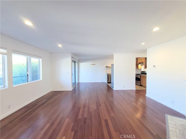 $2,995 | 923 East Ocean Boulevard, Unit 8 | Alamitos Beach