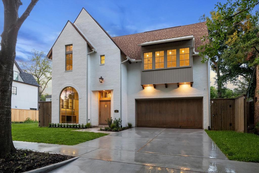 Welcome to 2214 Bartlett. A true New Construction custom build by Marsis Luxury Homes. This modern English Cottage design by Kelly Cusimano is the ultimate Transitional design, where English Traditional meets Modern.