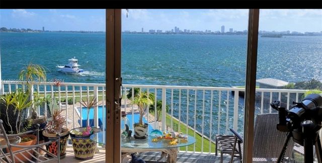 $399,000 | 1700 Northeast 105th Street, Unit 513 | Miami Shores