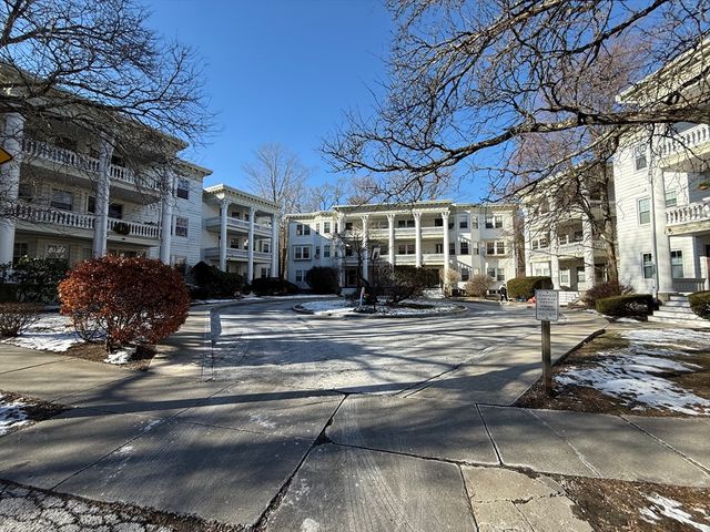 $3,500 | 138 Middlesex Road, Unit 1 | Chestnut Hill