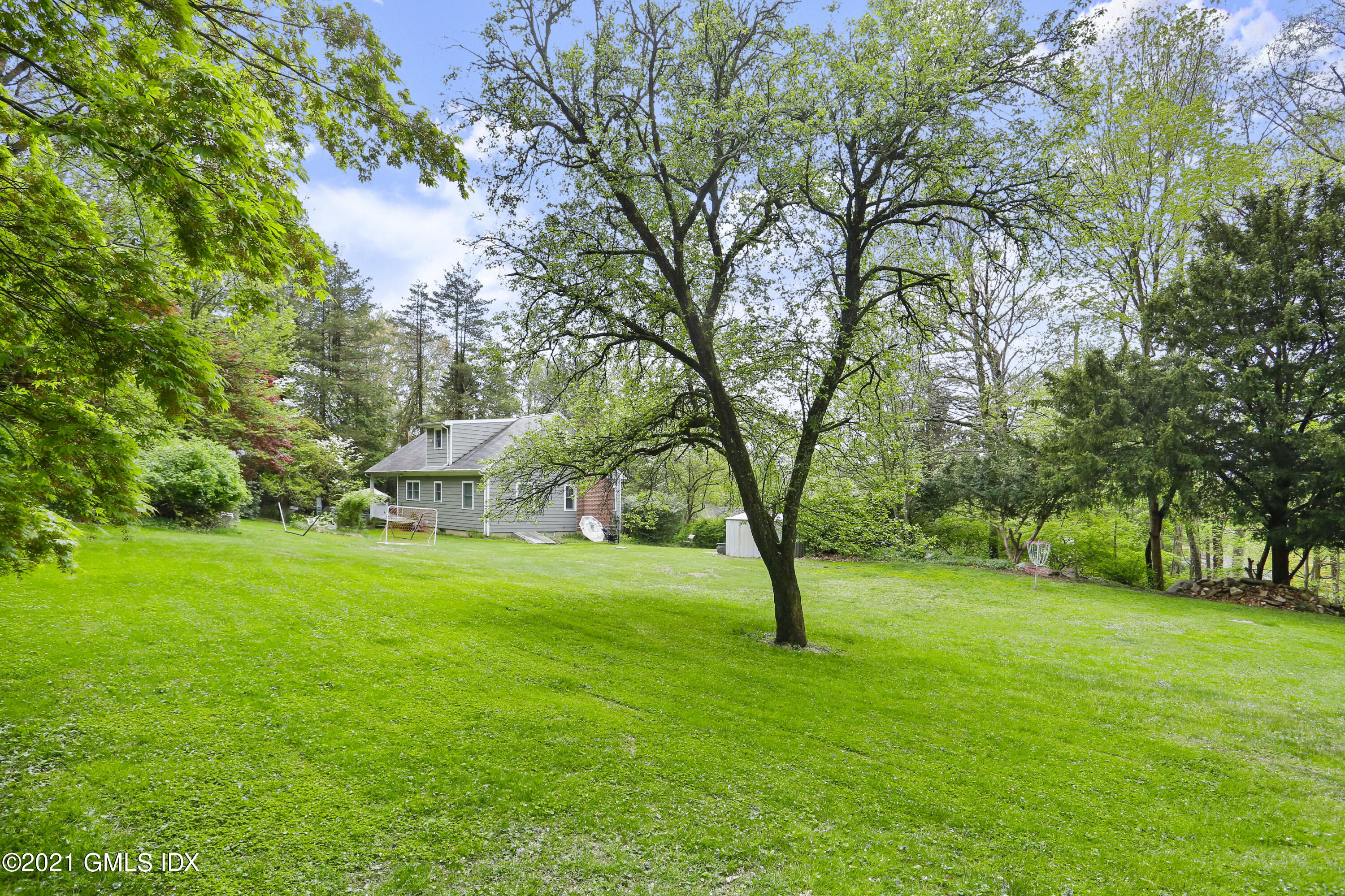 a view of an outdoor space with a garden