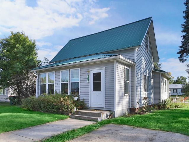 $139,900 | 307 Leslie Avenue West | Clarissa