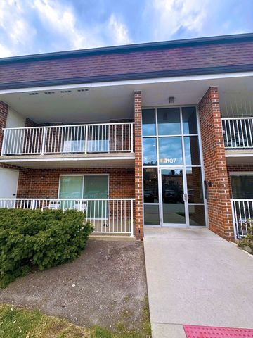 $1,700 | 1107 Mercury Drive, Unit 2A | Schaumburg