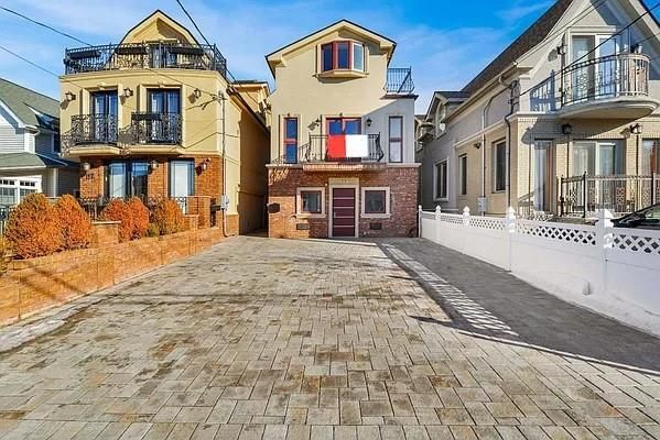 $1,650,000 | 119 Norfolk Street | Manhattan Beach