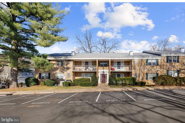 $359,000 | 1138 South Washington Street, Unit 103 | Falls Church