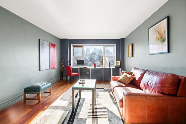 $599,000 | 440 East 79th Street, Unit 10N | Upper East Side