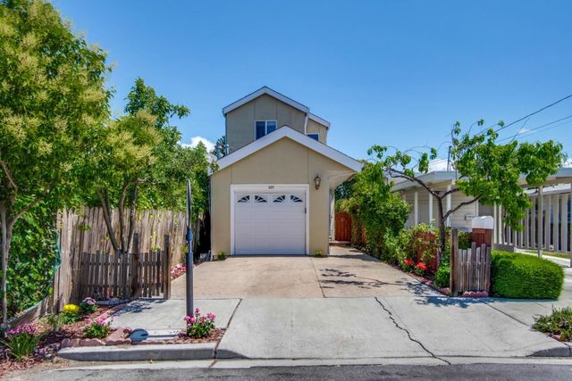 $1,398,000 | 925 Junipero Avenue | Central Park