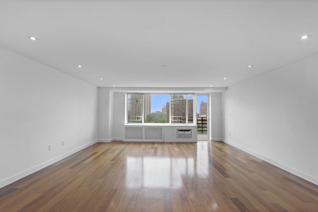 $2,795,000 | 392 Central Park West, Unit 10HJ | Upper West Side