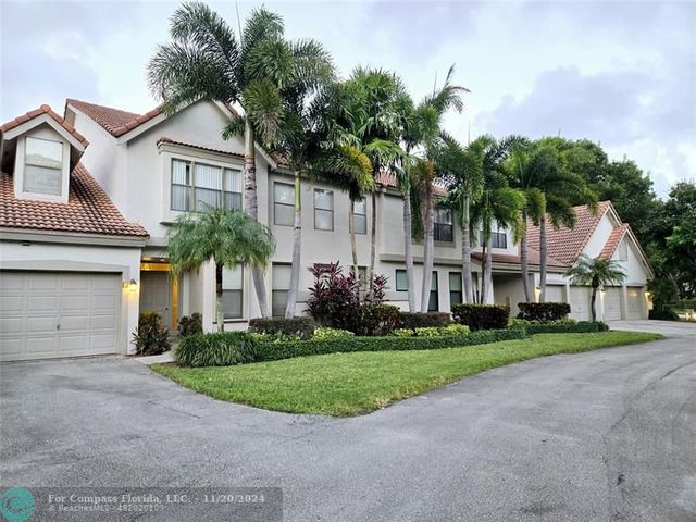 $470,000 | 5771 Coach House Circle, Unit E | Southwest Boca Raton