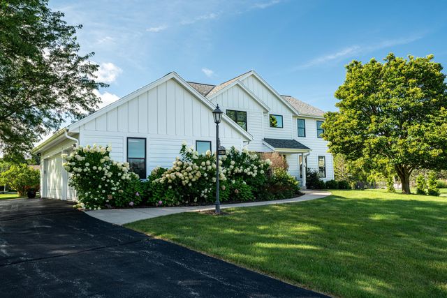 $840,000 | 1355 Gridley Court | Oconomowoc