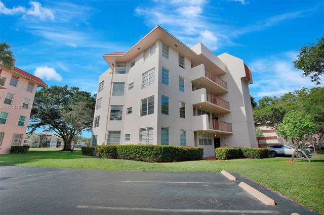 $274,000 | 1831 Sabal Palm Drive, Unit 302 | Sabal Palm of Pine