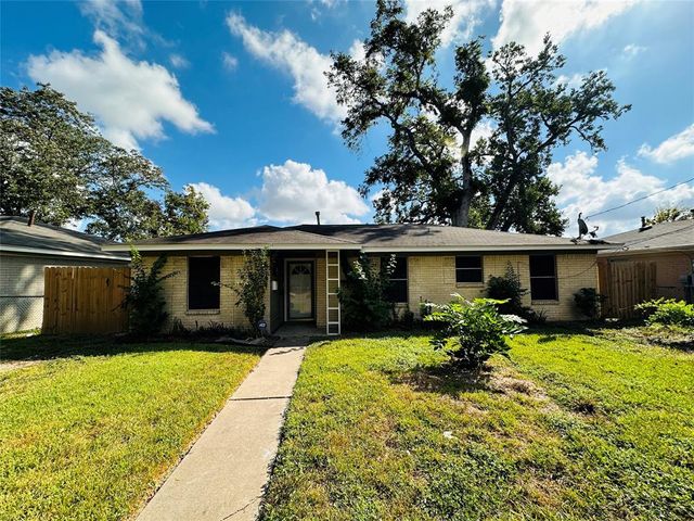 $1,895 | 502 Guyer Street | Mayfield Park