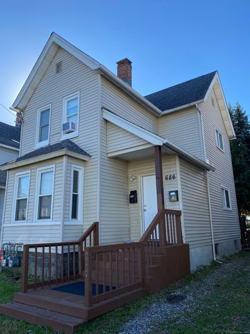 $1,800 | 686 Maple Street | East Side