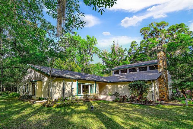 $880,000 | 244 Lark Avenue | North Brooksville