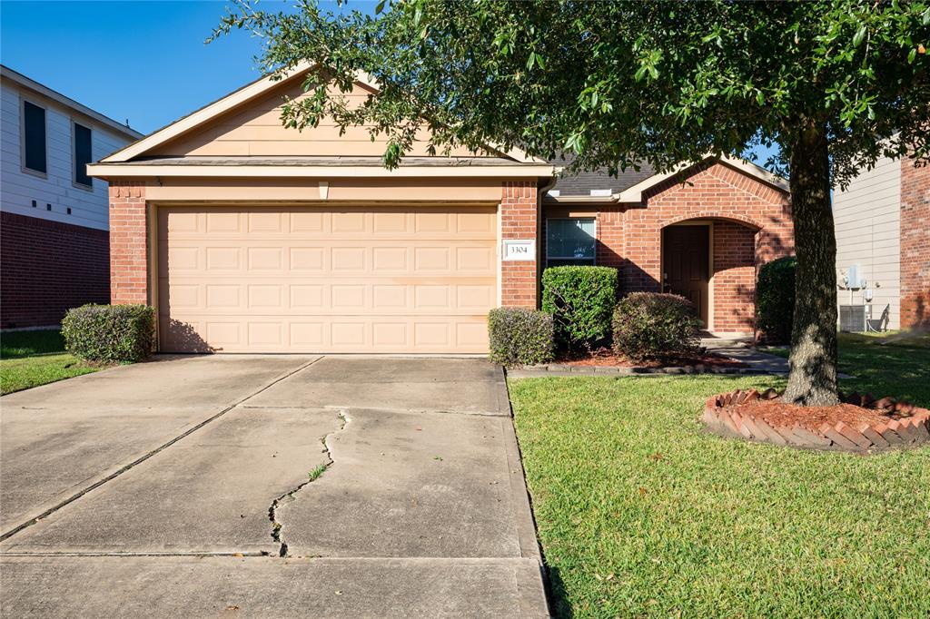 Welcome home!  This 3 bedroom, 2 bath home has everything on your list including a beautiful kitchen and a huge covered patio!