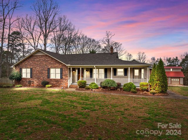 $640,000 | 7650 Tuckaseegee Road